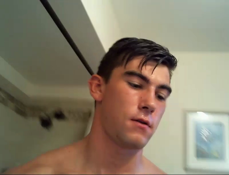 Young_Muscular_Stud_Cam_Snap